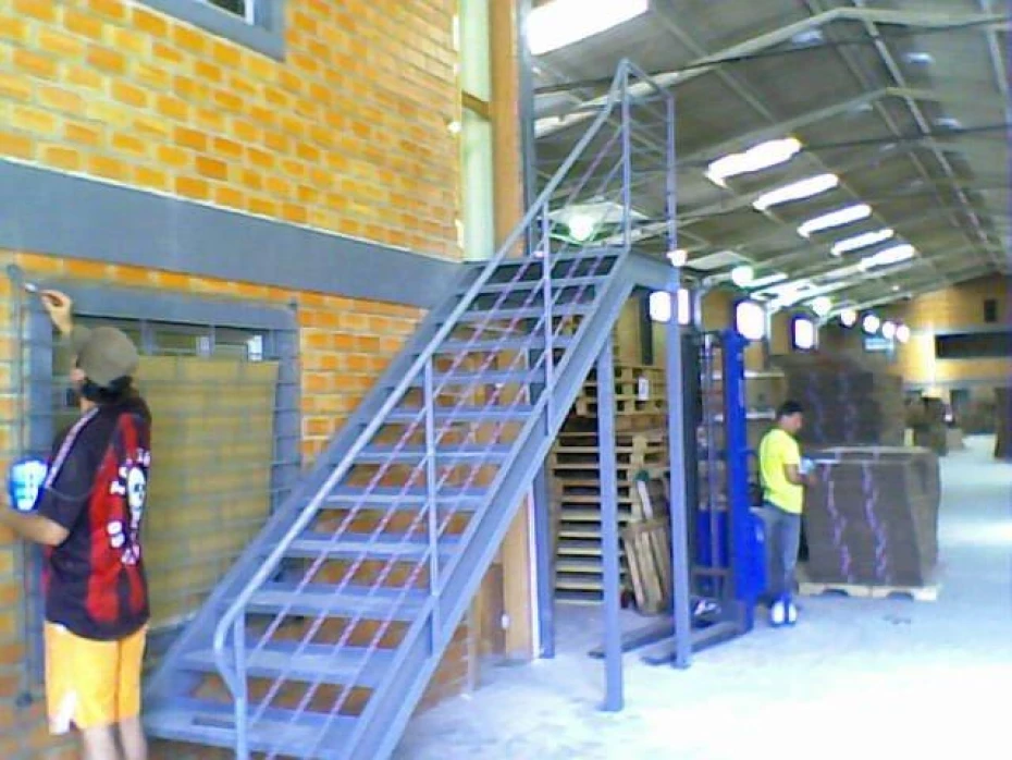 Foto 27: Escadas Industriais. — Mac Portões e Soluções em Serralheria 